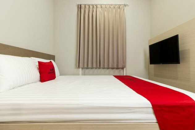 RedDoorz Plus @ Patal Senayan - Photo4