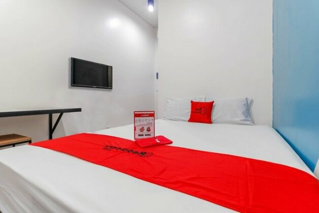 RedDoorz Plus @ Pecenongan - Photo4
