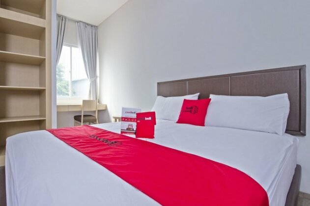 RedDoorz Plus @ SCBD - Photo2