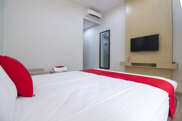RedDoorz Plus @ SCBD - Photo3