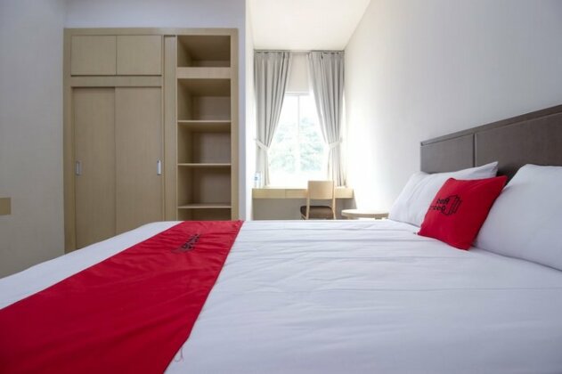 RedDoorz Plus @ SCBD - Photo5