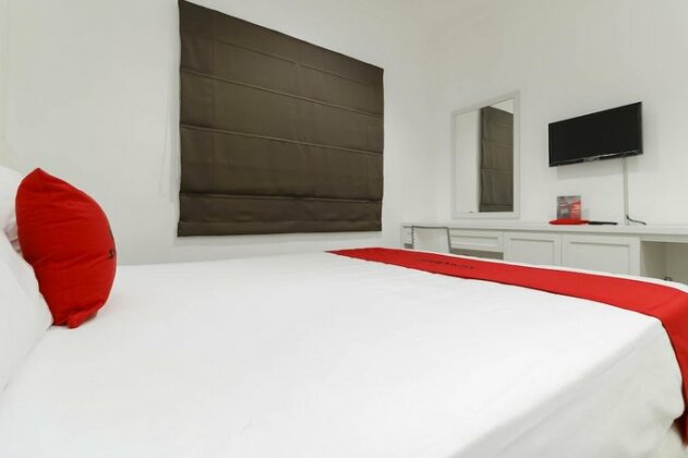 RedDoorz Plus @ Setiabudi Barat - Photo5