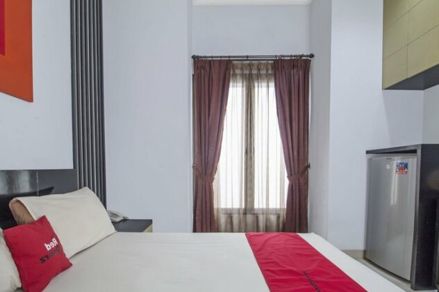 RedDoorz Plus @ Tebet Barat - Photo4