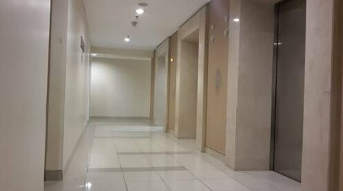 RedDoorz Plus @ Thamrin Residence - Photo4