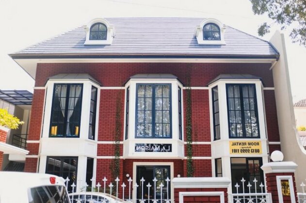 RedDoorz Premium near RS pondok indah