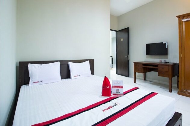 RedDoorz @ Pulo Gebang - Photo2
