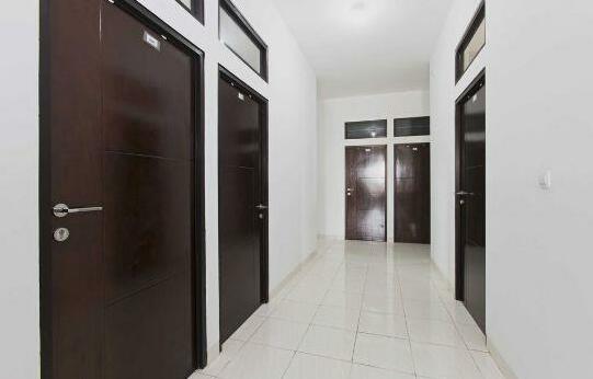 RedDoorz @ Raya Kelapa Gading - Photo2