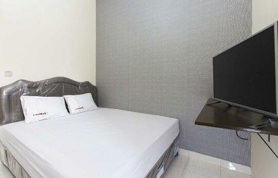 RedDoorz @ Raya Kelapa Gading - Photo4