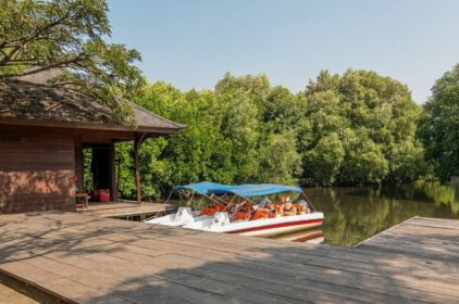 RedDoorz Resort @ Taman Wisata Mangrove