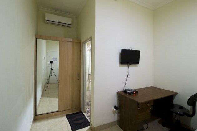 RedDoorz @ Salemba Raya - Photo4