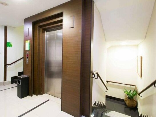 RedDoorz @ Slipi - Photo4