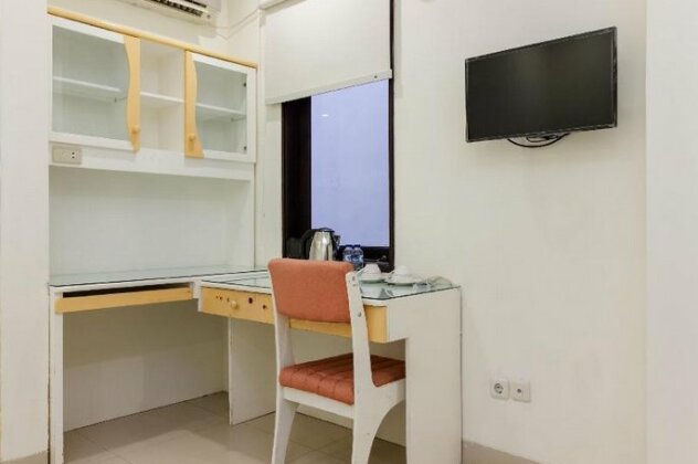RedDoorz Syariah near Mall Artha Gading - Photo3
