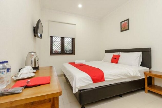 RedDoorz Syariah near Mall Artha Gading - Photo4
