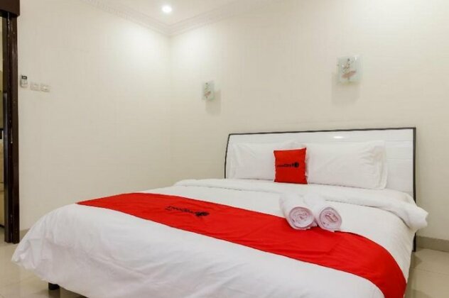 RedDoorz Syariah near Mall Artha Gading - Photo5