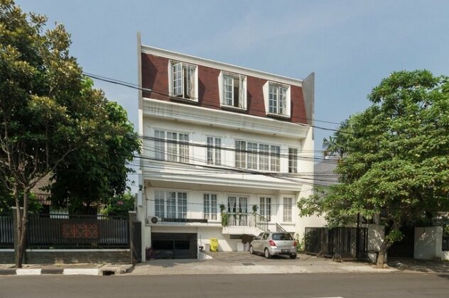 RedDoorz Syariah Plus near Pancoran 2