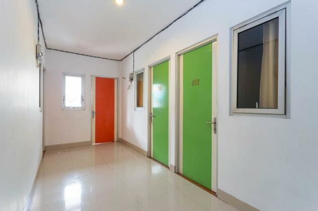 RedDoorz @ Tebet Raya - Photo4