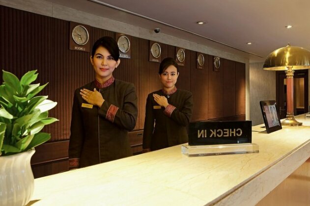 Redtop Hotel & Convention Center - Photo5