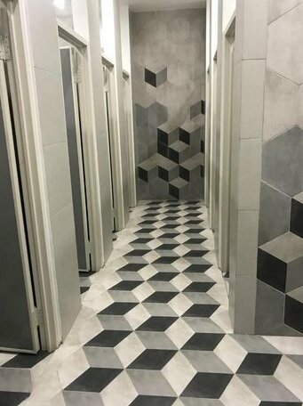 Shakti Capsule Hotel Jakarta - Photo4