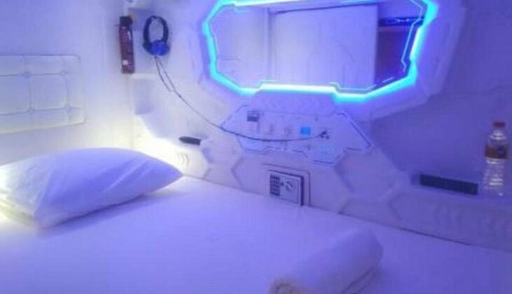 Shakti Capsule Hotel Jakarta - Photo5