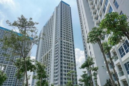 Simply Furnished Studio Apartment at Puri Mansion By Travelio