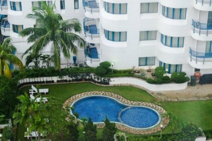 Spacious 2 BR Apartment Park Royale By Travelio