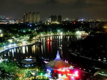 Spacious And Seaview 2BR Pacific Ocean At Ancol Mansion By Travelio