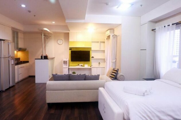 Studio 4pax Thamrin City Cosmo Terrace by Travelio - Photo4
