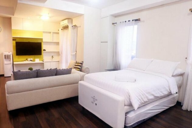 Studio 4pax Thamrin City Cosmo Terrace by Travelio - Photo5