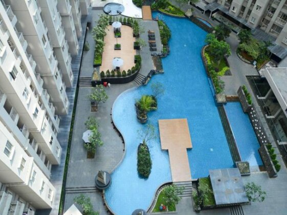 Studio Pool View At Royal Mediterania Apartment By Travelio - Photo3