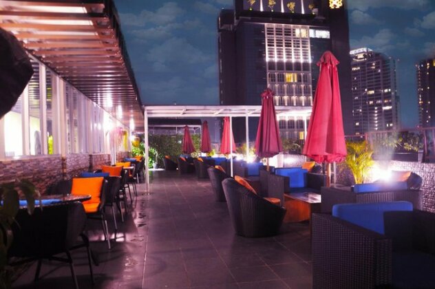 Sunbreeze Hotel - Photo2