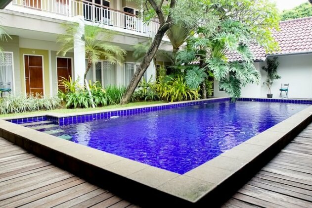 Topaz Guest House Jakarta - Photo2