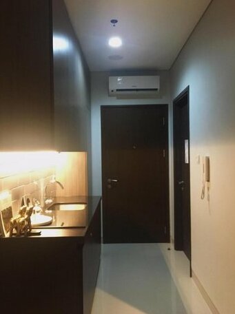 Tropical Style Stay at Puri Indah - Photo3