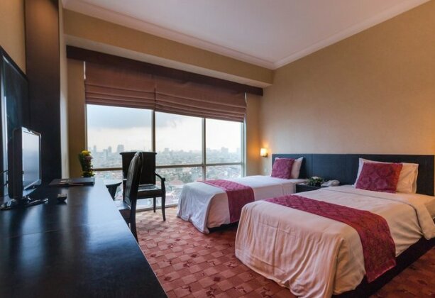 Twin Plaza Hotel - Photo5