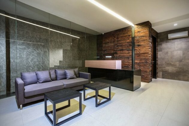 Upscale Suites - Photo3