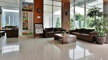 V Hotel Tebet - Photo4