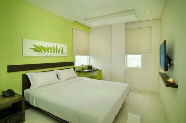 V Hotel Tebet - Photo5