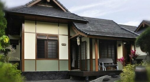 Villa Kota Bunga Ade - 0220 4 Bedroom Villa Type Jepang