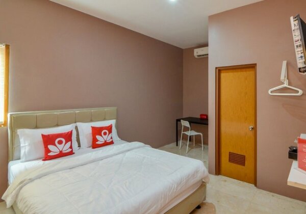 ZEN Rooms Basic Meruya Selatan - Photo2