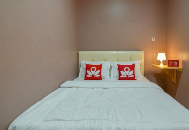 ZEN Rooms Basic Meruya Selatan - Photo3