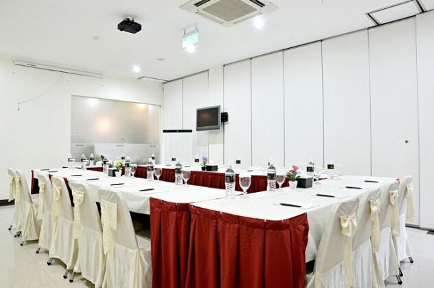 ZEN Rooms Benhil Tondano - Photo3