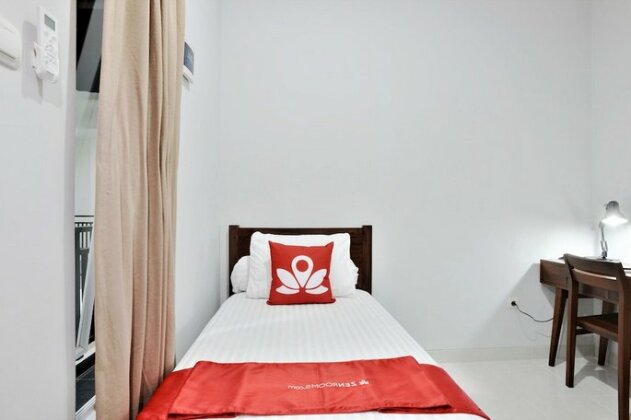 ZEN Rooms Bintaro Sector 3 - Photo2
