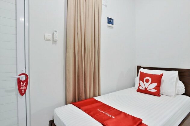 ZEN Rooms Bintaro Sector 3 - Photo3