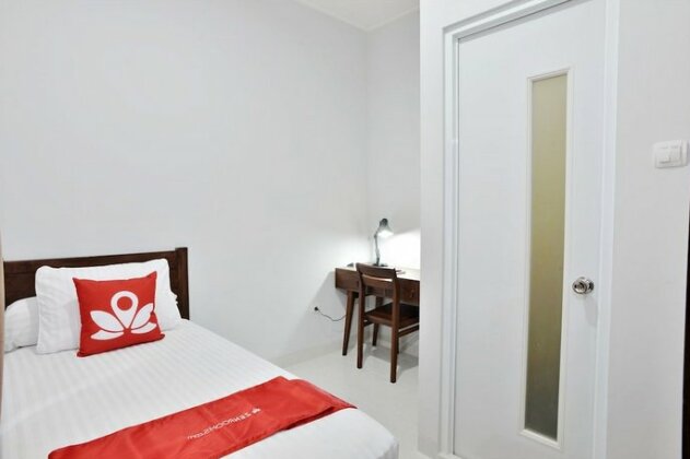 ZEN Rooms Bintaro Sector 3 - Photo5