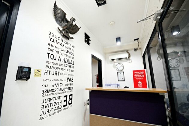 ZEN Rooms Cideng Barat - Photo3