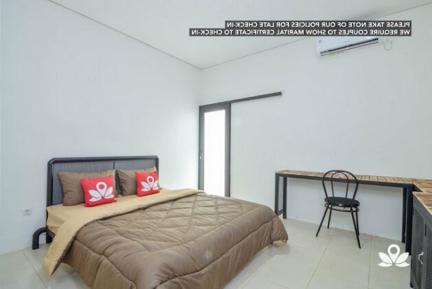 ZEN Rooms Cilandak KKO Syariah - Photo2