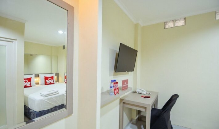 ZEN Rooms Cilincing Raya - Photo2