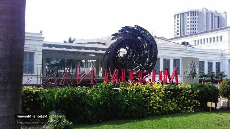 ZEN Rooms Duta Merlin - Photo4