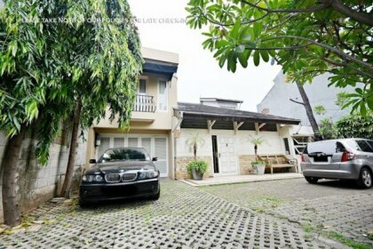 ZEN Rooms Mampang Prapatan Syariah