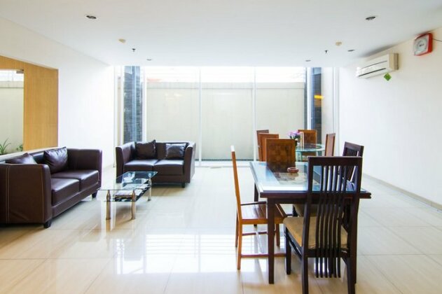 ZEN Rooms Palmerah Barat - Photo5