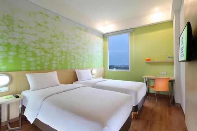 Zest Hotel Airport Jakarta - Photo3